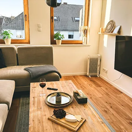 Apartment Neu Life&work 2-4-betten Mit Stehschreibtisch Am Uni-klinikum Essen