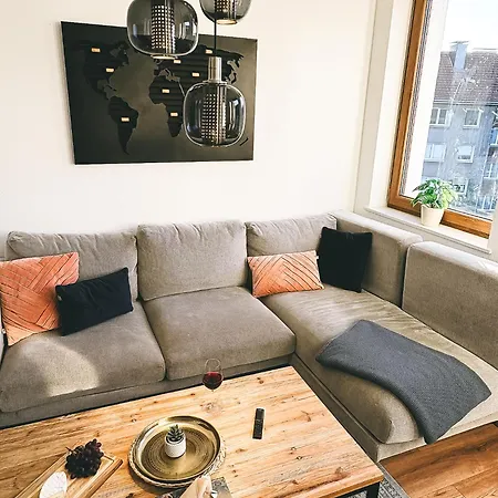 Neu Life&work 2-4-betten Mit Stehschreibtisch Am Uni-klinikum Apartment