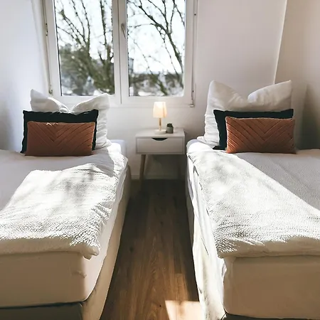 Neu Life&work 2-4-betten Mit Stehschreibtisch Am Uni-klinikum Apartamento Essen